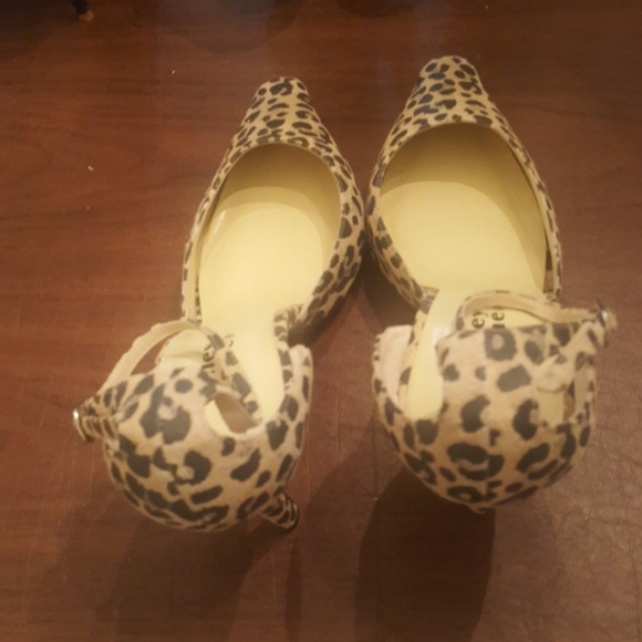 Shoes - Picture 2 of 4